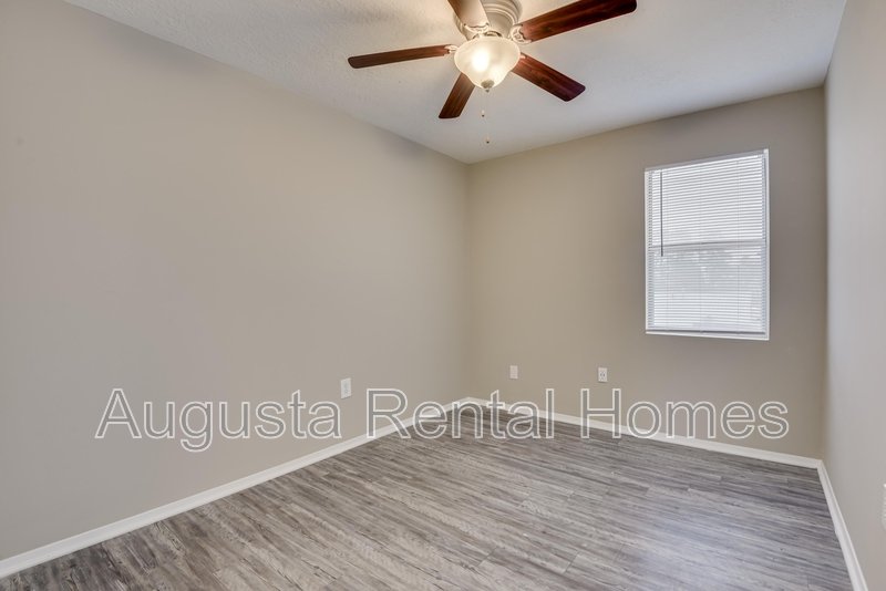 2573 1/2 Tobacco Road - B property image