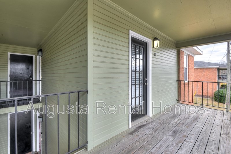 2573 1/2 Tobacco Road - B property image
