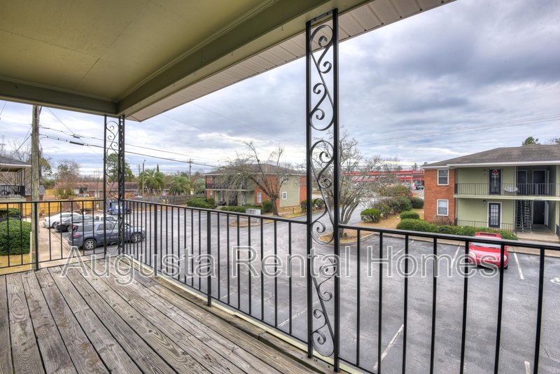 2573 1/2 Tobacco Road - B property image