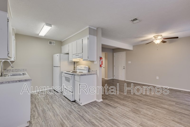 2573 Tobacco Road - C property image