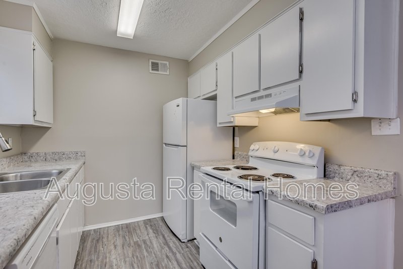 2573 Tobacco Road - C property image