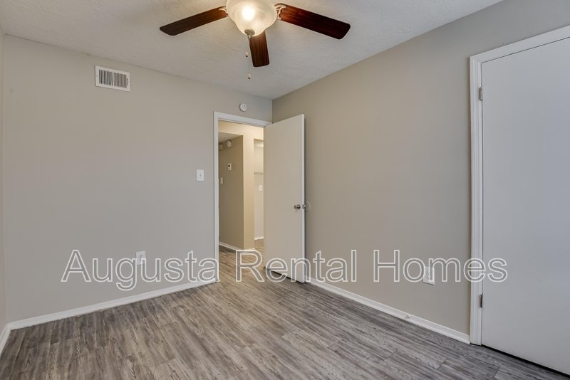 2573 Tobacco Road - C property image