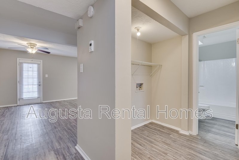 2573 Tobacco Road - C property image