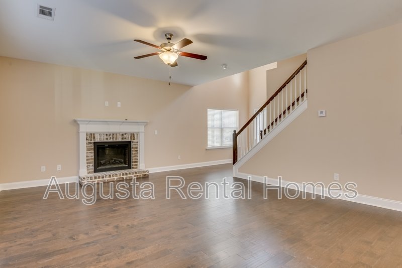 926 Linsmore Avenue property image