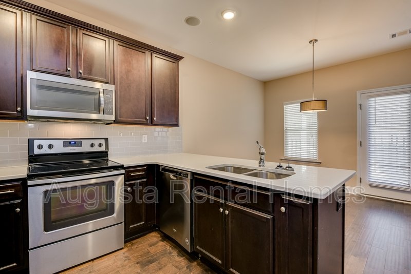 926 Linsmore Avenue property image