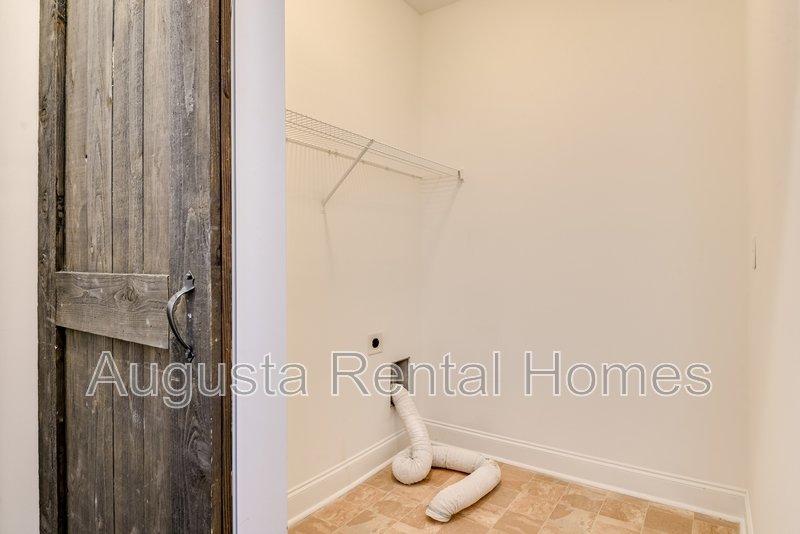 926 Linsmore Avenue property image