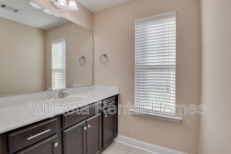 926 Linsmore Avenue property image