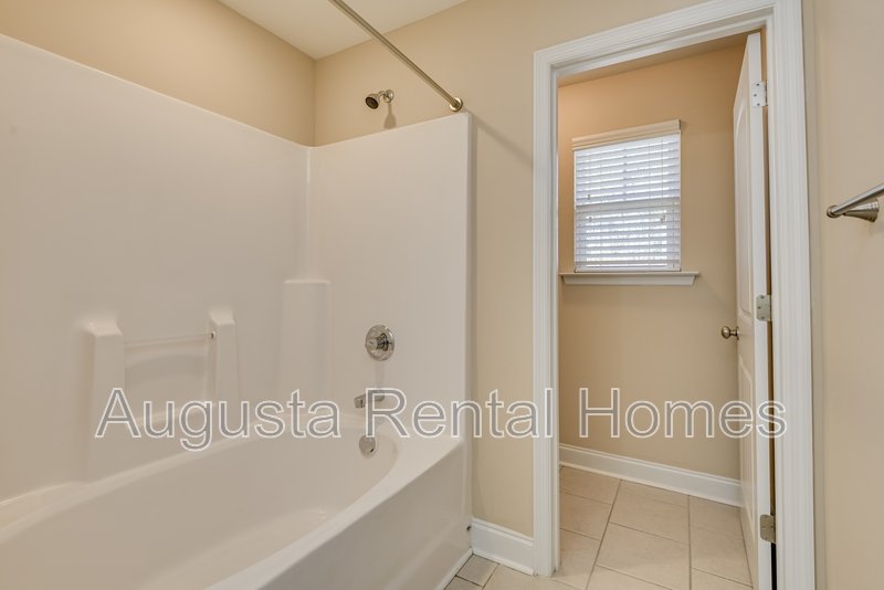 926 Linsmore Avenue property image