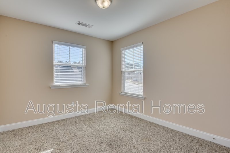 926 Linsmore Avenue property image