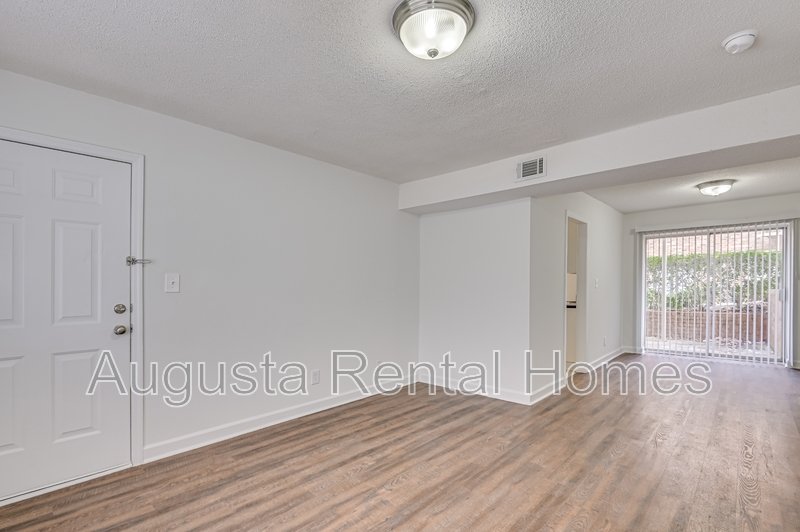 2905 Arrowhead Drive - L10 property image