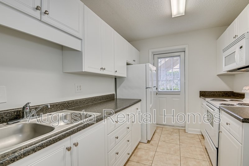 2905 Arrowhead Drive - L10 property image