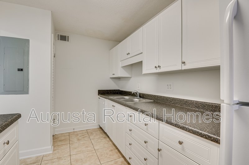 2905 Arrowhead Drive - L10 property image