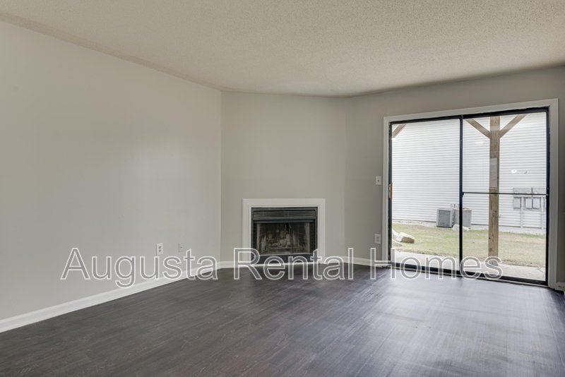 2814B Thomas Lane property image