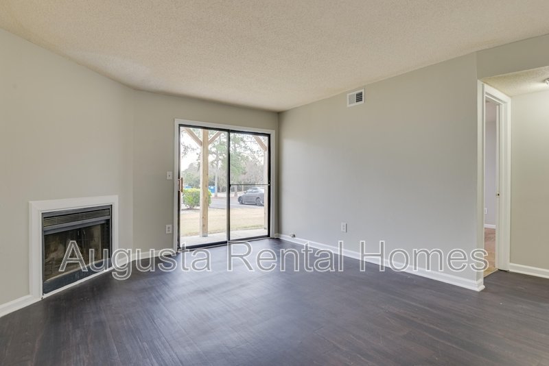 2814B Thomas Lane property image