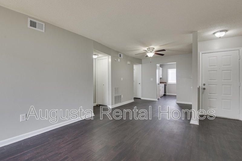 2814B Thomas Lane property image