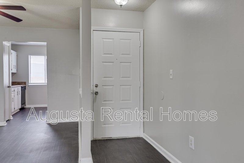 2814B Thomas Lane property image