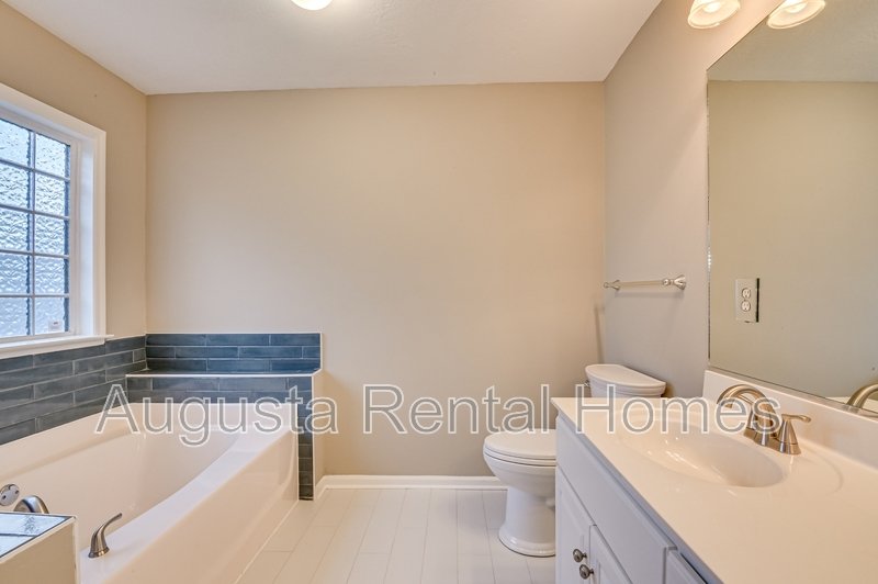 4866 Orchard Hill Drive property image