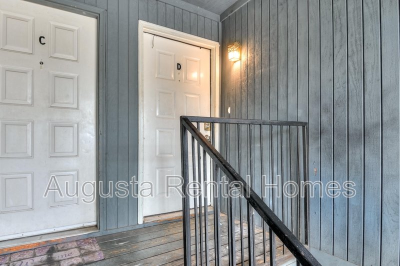 2808D Thomas Lane property image