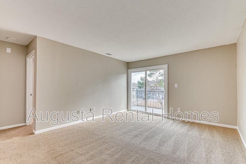 2818C Thomas Lane property image