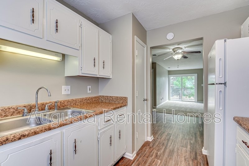 2818C Thomas Lane property image