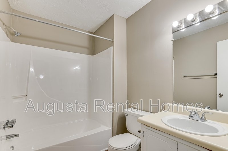 2818C Thomas Lane property image