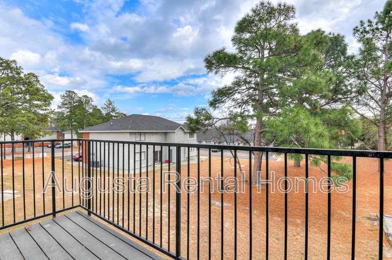 2818C Thomas Lane property image