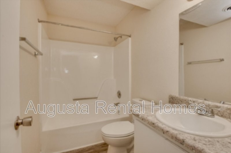 2571 1/2 Tobacco Road - C property image