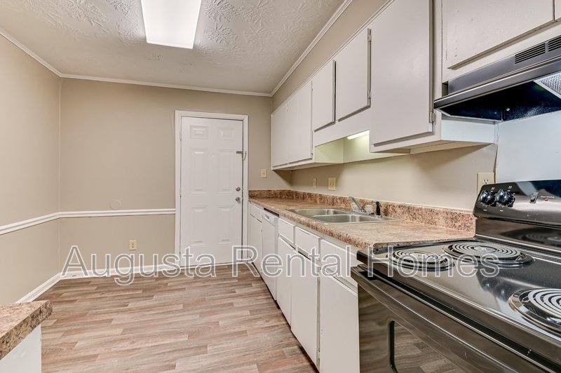 1638G Cleveland Street property image