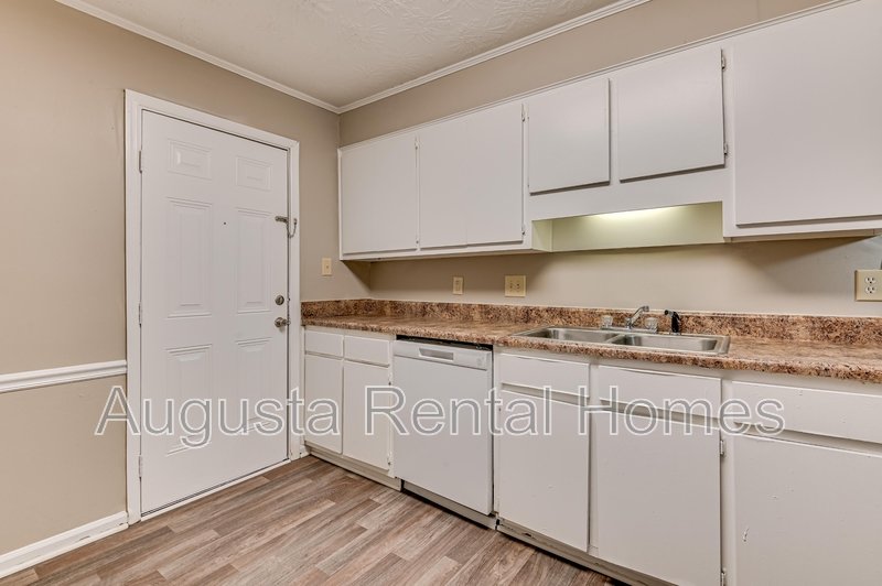 1638G Cleveland Street property image