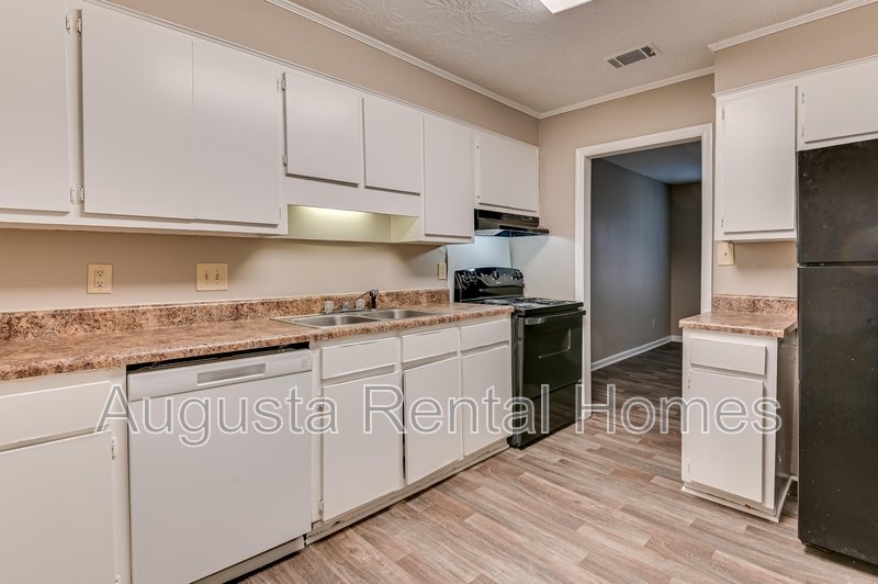 1638G Cleveland Street property image