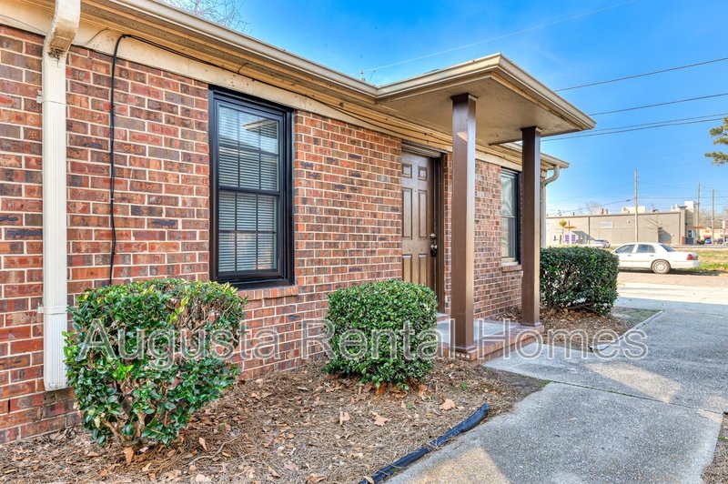 1638G Cleveland Street property image