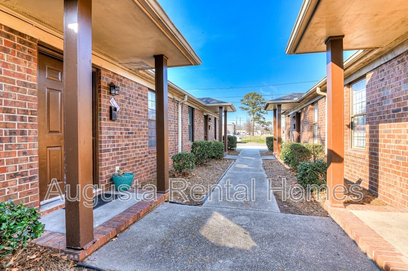 1638G Cleveland Street property image