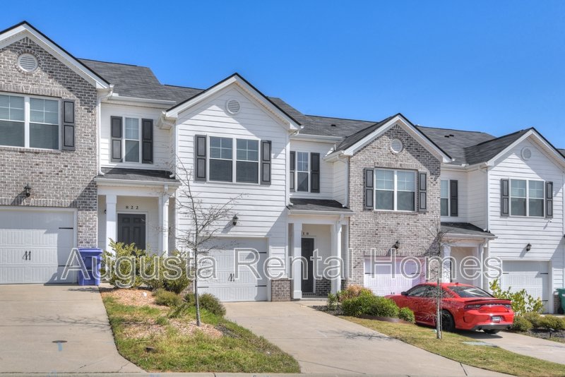 818 Quaint Parish Circle property image