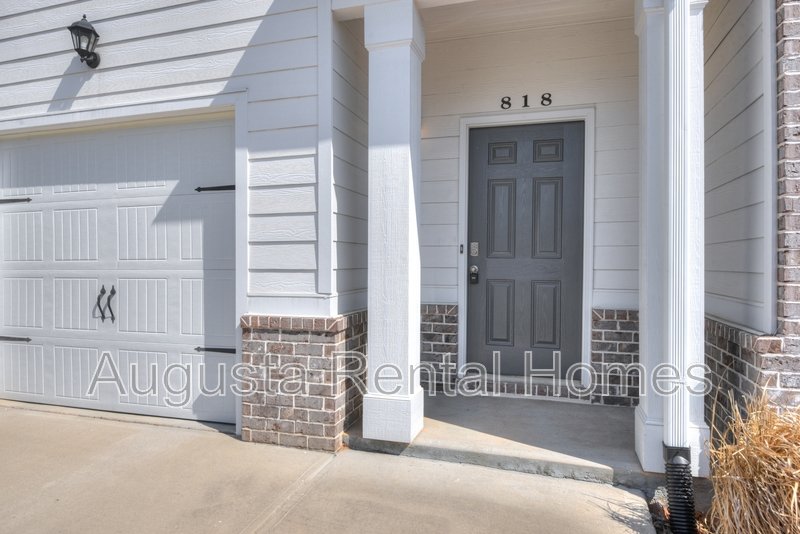 818 Quaint Parish Circle property image