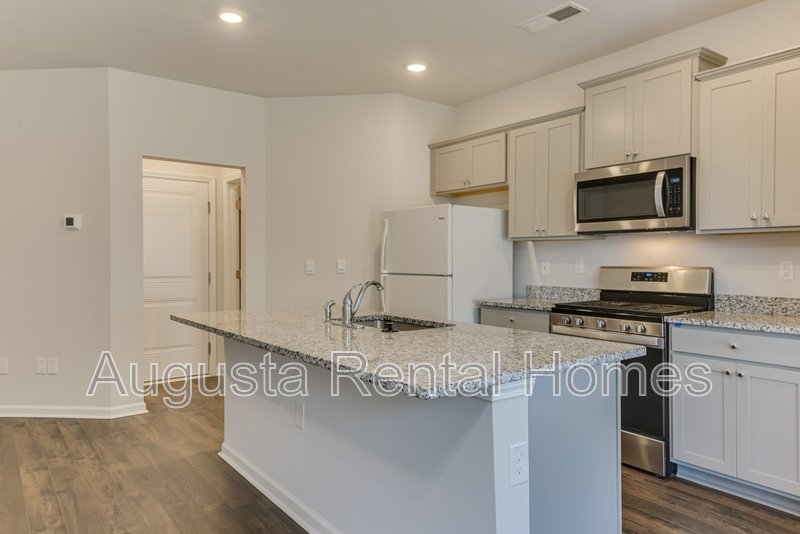 818 Quaint Parish Circle property image