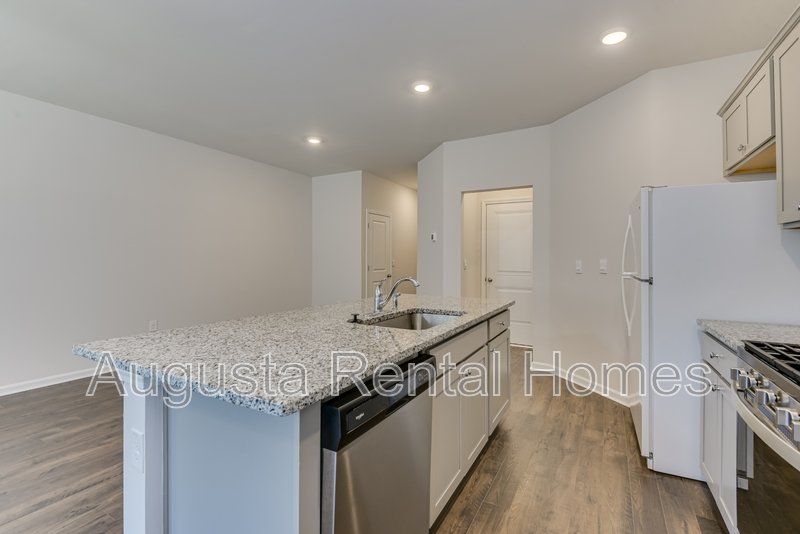 818 Quaint Parish Circle property image