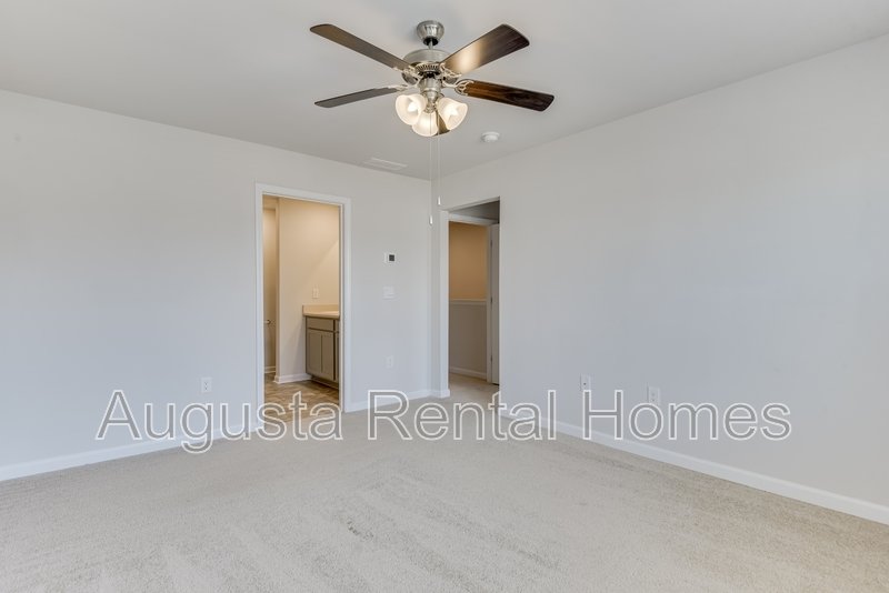 818 Quaint Parish Circle property image