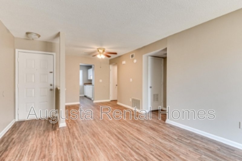 2822A Thomas Lane property image