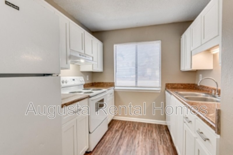 2822A Thomas Lane property image