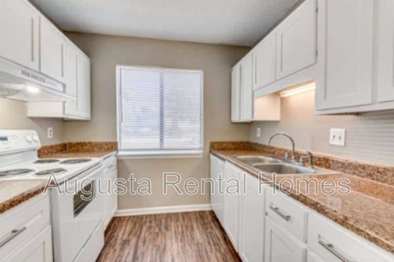 2822A Thomas Lane property image