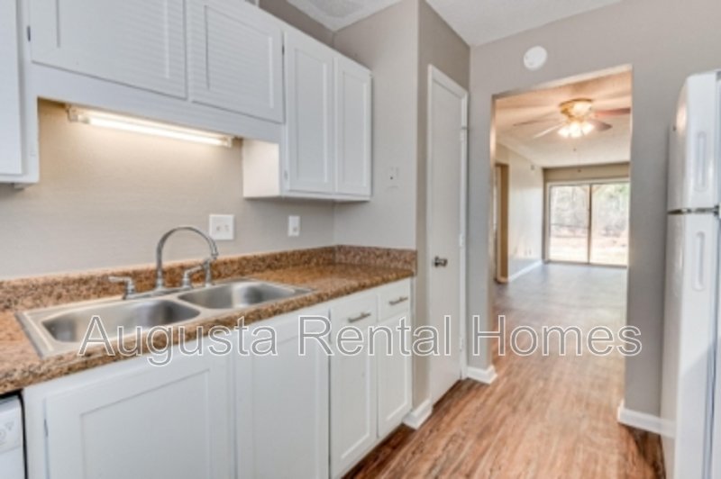 2822A Thomas Lane property image