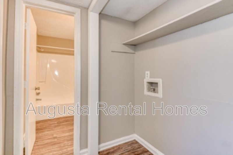 2822A Thomas Lane property image