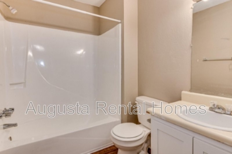 2822A Thomas Lane property image