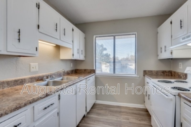 2820A Thomas Lane property image