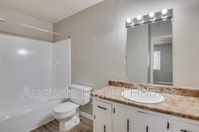 2820A Thomas Lane property image