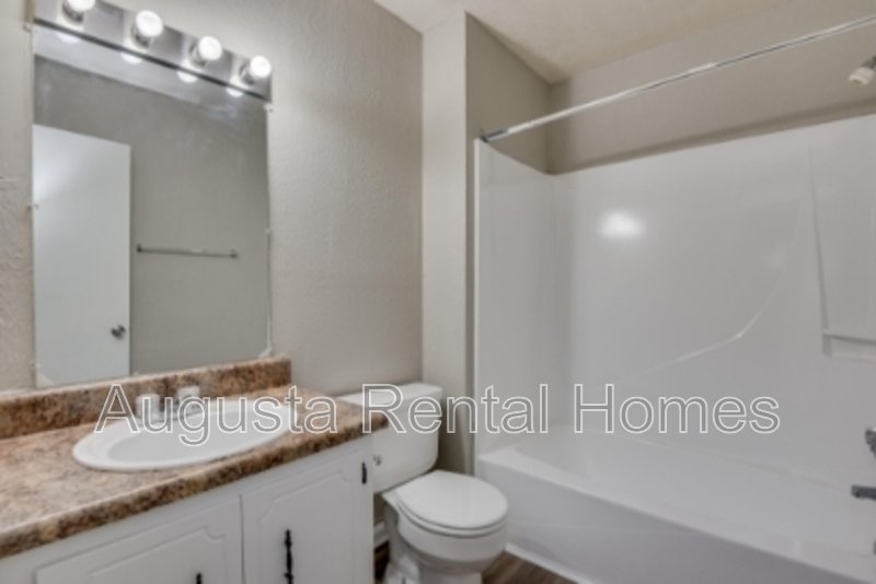 2820A Thomas Lane property image