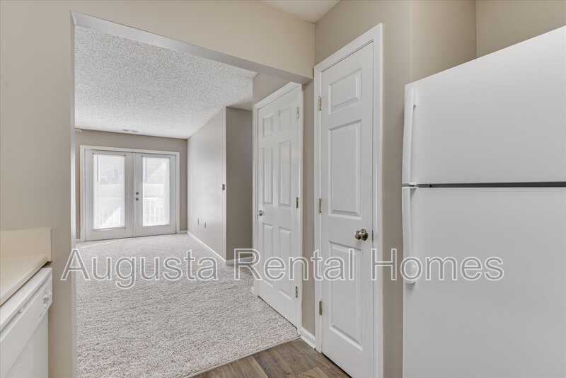 320 Peachtree Street - 325-21 property image