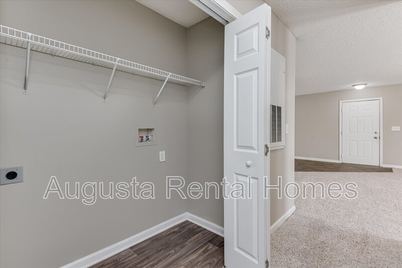 320 Peachtree Street - 325-21 property image