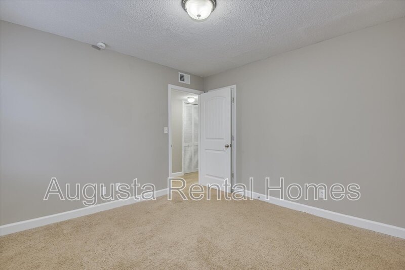 2905 Arrowhead Drive - D3 property image