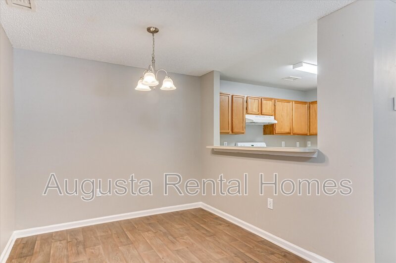 320 Peachtree Street - 325-4 property image